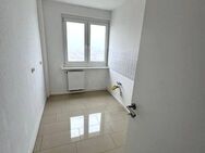 Schöne Stilvolle sonnige 3-R.-Wohnung in Dessau im 3.OG,58,20m2 mit BLK.zu vermieten. - Dessau-Roßlau