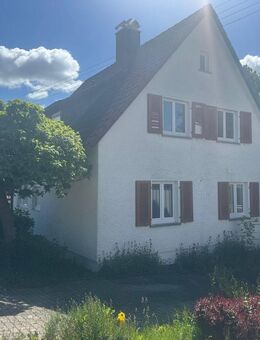 Wohnhaus in begehrter Wohnlage mit 2 Einheiten, Balkon, Terrasse und großem Garten sucht neue Mieter - Ellwangen (Jagst)