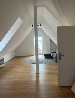 renovierte 2-Zi.-DG-Wohnung in Volkach - Volkach