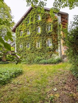 Großzügiges Landhaus in zentraler Dorflage von Holzhausen/Geisenhausen, Landkreis Landshut - Geisenhausen