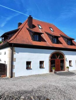 Aufwendig saniertes historisches Anwesen mit 2.000 m²-Grundstück in schöner Ortsrandlage in Seßlach - Seßlach