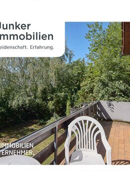 Waldenbuch: Freistehendes Einfamilienhaus mit Einliegerwohnung, Garten und Außenpool - Waldenbuch
