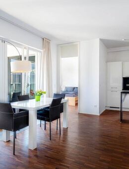 Moderne Stadtwohnung mit Loggia und Blick bis zum Fernsehturm - Berlin