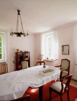 Historisches Pfarrhaus nahe München- Anwesen im Stil eines Adelssitzes mit Park und Teich. - Schiltberg