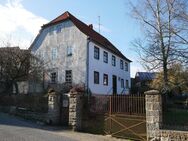 Wohnhaus mit Nebengebäuden in Fachwerkbauweise, Hof und Garten - Wartmannsroth