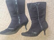 Abgetragene, schwarze Damenstiefel mit Pfennigabsatz Gr. 40 - Schwabmünchen