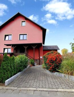Ihr neues Zuhause mit viel Potenzial: Gepflegtes Zweifamilienhaus in begehrter Lage in 96247 Michelau in Oberfranken! - Michelau (Oberfranken)