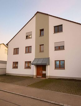 Gepflegte 3 Zimmer-Wohnung mit Balkon und inkl. TG-Stellplatz - Graben