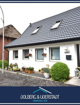 Ferienimmobilie mit zwei Wohnheinheiten und pflegeleichtem Grundstück - Immenstedt (Landkreis Nordfriesland)