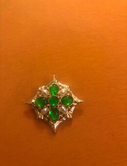 Brosche zu verschenken. Versand möglich - Berlin