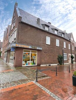 Solides MFH mit zusätzlicher Gewerbefläche - attraktive. Kapitalanlage mit Entwicklungspotential im Zentrum von Rees - Rees