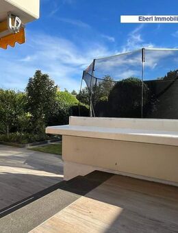 Großzügige 3 Zimmer Wohnung, mit 2 Terrassen ,Garten, TG, bezugsfrei! - Haar