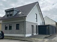 Neubau-Erstbezug! Freistehendes Einfamilienhaus mit Garage in Gustorf - Grevenbroich