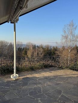 Sehr großzügige Villa mit besonderer Architektur und Einliegerwohnung - 4 Garagenstellplätze inkl. - Lorch (Baden-Württemberg)