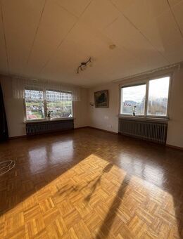 Attraktives Anlageobjekt: Mehrfamilienhaus mit Gewerbefläche in Haiterbach - Haiterbach