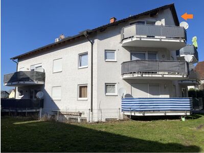 Großzügige 2,5-Zimmer-Wohnung mit Dachboden, Einbauküche und Balkon in ruhiger Lage