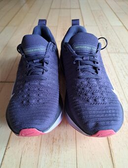 Nike Sneaker für Damen in lila, “React X Run 4”, Größe 41 - Königswinter