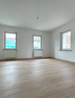 Viel Platz - Sanierte 4-Zim-Whg, Erstbezug mit Balkon in 91710 Gunzenhausen - Gunzenhausen