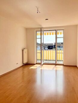 Charmante 3-Zimmer-Wohnung mit Südbalkon, Fahrstuhl und Einbauküche in Schloßchemnitz - Chemnitz