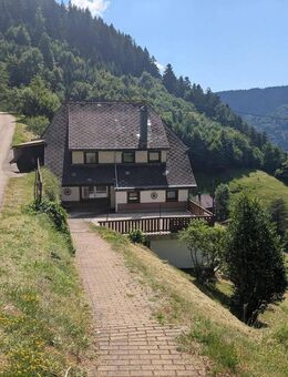 Weit draußen in Alleinlage! Schönes Einfamilienhaus in der Ursprünglichkeit der Natur von Gütenbach. - Gütenbach