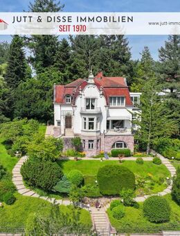 Exklusive,herrschaftliche Jugendstilvilla mit großem parkähnlichen Garten und Garagen in Baden-Baden - Baden-Baden