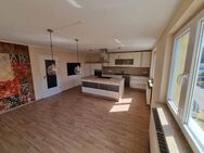 Traumhafte, helle, Maisonettewohnung mit Balkon,Einbauküche, Kamin mit Blick ins Grüne - Hannover