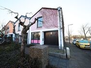 Köln-Höhenhaus: Modernisierungsbedürftiges Reiheneckhaus + Garage - Köln