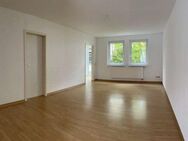 gemütliche 3 ZKB Wohnung mit Balkon, 1. OG, zentral und ruhig gelegen in Lohfelden - Lohfelden