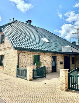 Exklusives Zweifamilienhaus im modernen Landhausstil bietet höchsten Wohnkomfort in ruhiger Wohnlage - Hünxe