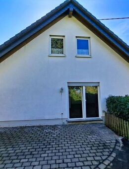 Familienfreundliches Haus mit Einliegerwohnung und viel Platz in Kirchhundem-OT zu verkaufen! - Kirchhundem