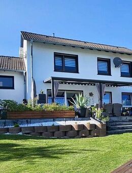 Einziehen und wohlfühlen! Attraktives Wohnhaus mit Garten und Pool in Meinhard- Grebendorf - Meinhard