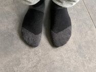 Socken links rechts ganz frisch / kann auch gerne meine Flüssigkeit rein machen - Karlsruhe