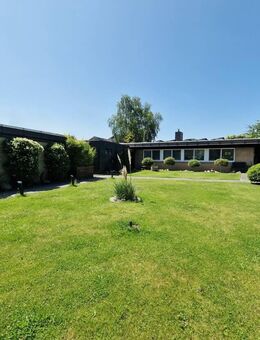 Architektenbungalow mit Stil, Technik und Platz - Energieeffizient modernisiert - Leck