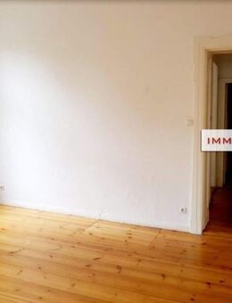 IMMOBERLIN.DE - Schöne Stuck-Altbauwohnung mit Balkon nahe Tempelhofer Hafen - Berlin