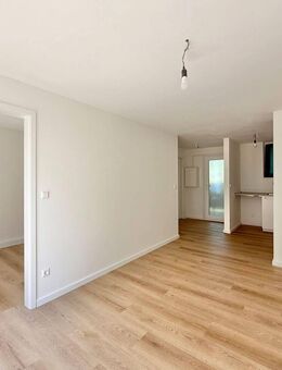 Moderne & frisch sanierte 2-Zimmer-Wohnung: hell, freundlich + schöner Ausblick ins Grüne - Hannover