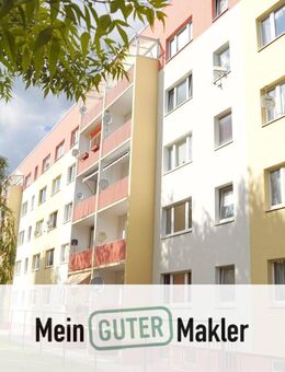 Familienfreundliche Anlage: gepflegte 3 Raum Wohnung mit Loggia zentral in Bad Düben - Bad Düben
