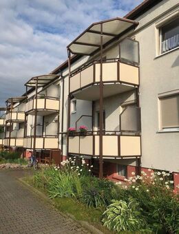 Sonnige 4-Zimmer-DG-Wohnung mit großem Südbalkon, Keller und Garage - Hirschstein