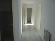 Große 3 bis 4 zimmer mit Balkon, 4. OG (mit Aufzug), Hemer, Unter dem Asenberg 7, NEU RENOVIERT - Hemer