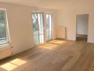 Modernisierte bezugsfreie 2-Zimmer Wohnung mit Fahrstuhl in ruhiger Seitenstraße - Berlin