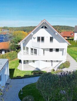 Exklusives Einfamilienhaus mit Einliegerwohnung in ruhiger und attraktiver Lage - Lappersdorf