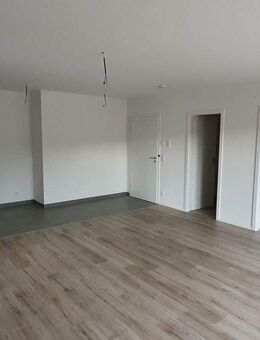 Tolle 3 ZKB Penthaus-Wohnung für Singles oder Paare Ü 50 - Mühlhausen (Baden-Württemberg)