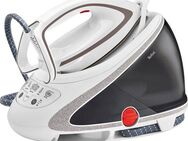 Tefal Dampfbügelstation Pro Express Ultimate, 7,7 Bar, 2600 Watt, Kalk-Kollektor, 1900 ml Wassertank, 155 g/Min. Dampfleistung, 500 g/Min. extra Dampfstoß, GV9567