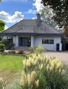 Großzügiges Einfamilienhaus mit Wärmepumpe und PV-Anlage - Velpke