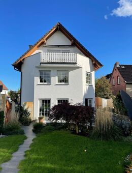 ZU VERKAUFEN: 3-Parteien-Mehrfamilienhaus aus zwei Jahrhunderten auf einem großen Grundstück, 2 Garagen und Unterkellerung - Bad Sassendorf