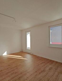 DREI ZIMMER mit BALKON - sofort einzugsbereit - Delitzsch