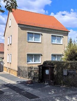 Einfamilienhaus + Nebenhaus perfekt zum Generationswohnen in Zwenkau in Seenähe zu verkaufen - Zwenkau
