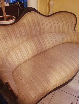 Sofa in pastellgrün-beige mit rosa Röschen - Hennef (Sieg)
