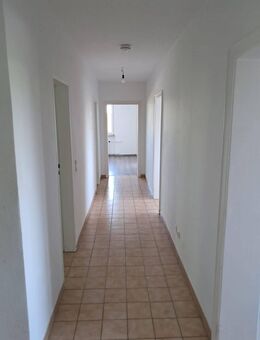 Charmante 3-Zimmer-Wohnung mit Balkon in Duisburg - Duisburg
