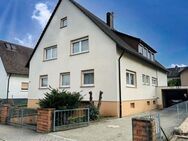 Wohnhaus mit Garten und 2 Garagen in guter Wohnlage von Kippenheim - Kippenheim