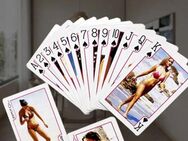 Inkl. Versand 54 Spielkarten mit sexy Frauen im Bikini Motive / Kunstleder Halsband mit Kette - Berlin